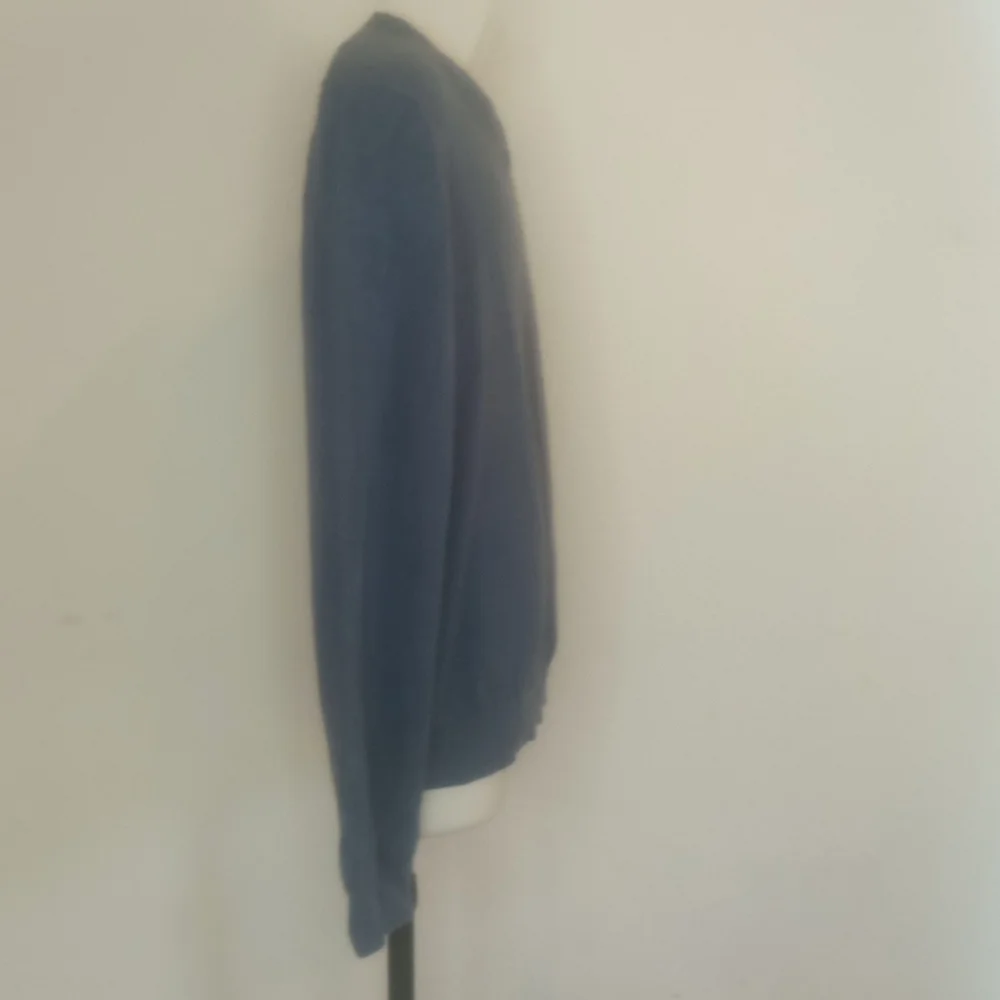 CH Classics Blue 100% Cashmere Sweater